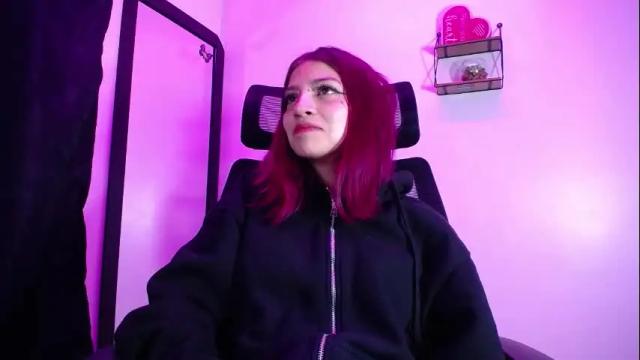 Image 6 of sarai_petite_ Stream on Chaturbate on 1 month ago