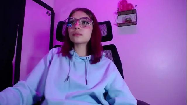 Image 12 of sarai_petite_ Stream on Chaturbate on 1 month ago