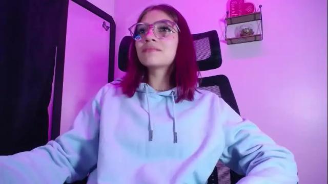 Image 6 of sarai_petite_ Stream on Chaturbate on 1 month ago