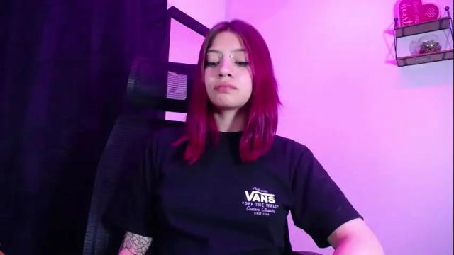Image 10 of sarai_petite_ Stream on Chaturbate on 1 month ago