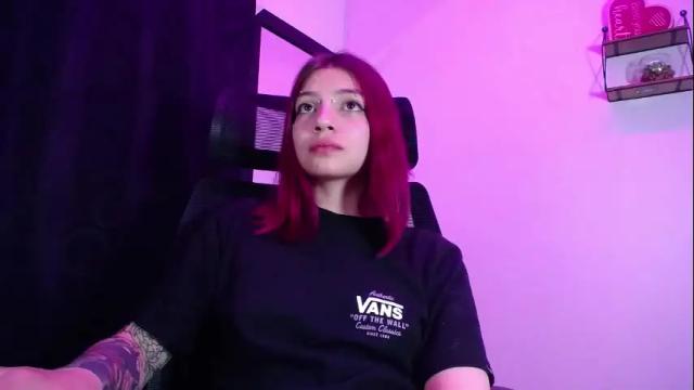 Image 4 of sarai_petite_ Stream on Chaturbate on 1 month ago