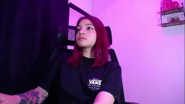 Image 6 of sarai_petite_ Stream on Chaturbate on 1 month ago