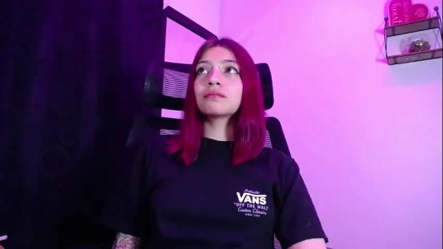Image 7 of sarai_petite_ Stream on Chaturbate on 1 month ago