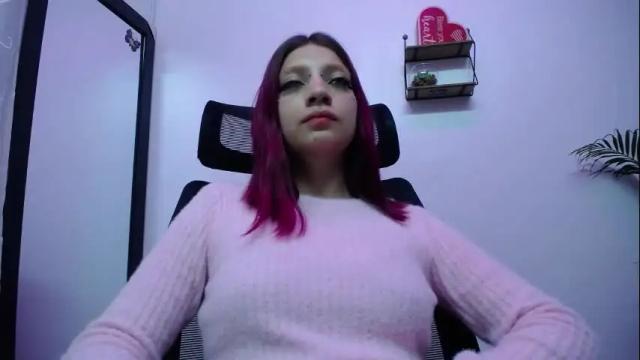 Image 11 of sarai_petite_ Stream on Chaturbate on 18 days ago