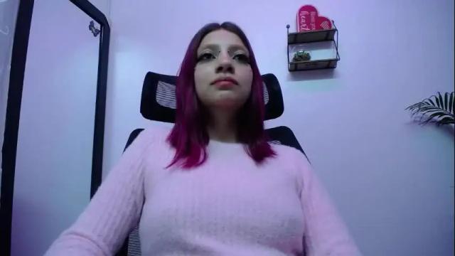 Image 12 of sarai_petite_ Stream on Chaturbate on 18 days ago