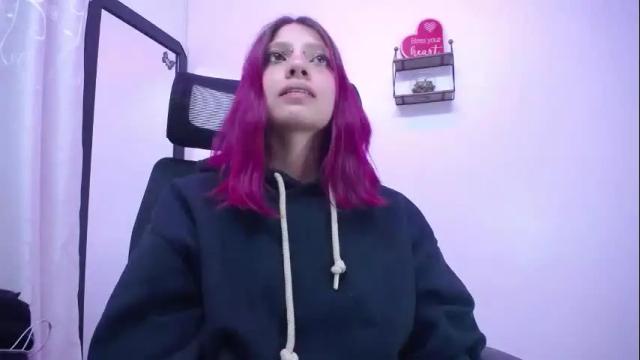 Image 12 of sarai_petite_ Stream on Chaturbate on 5 days ago