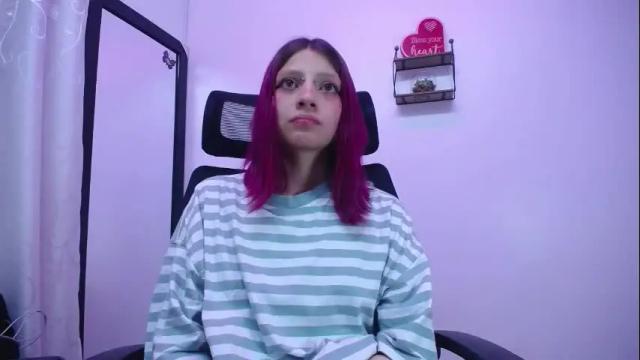 Image 3 of sarai_petite_ Stream on Chaturbate on 5 days ago