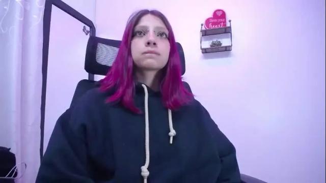 Image 7 of sarai_petite_ Stream on Chaturbate on 5 days ago