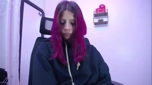 Image 8 of sarai_petite_ Stream on Chaturbate on 5 days ago