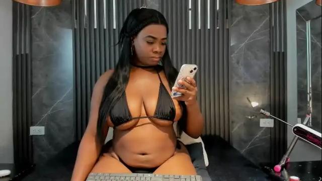 Image 4 of saraievans Stream on Chaturbate on 5 days ago