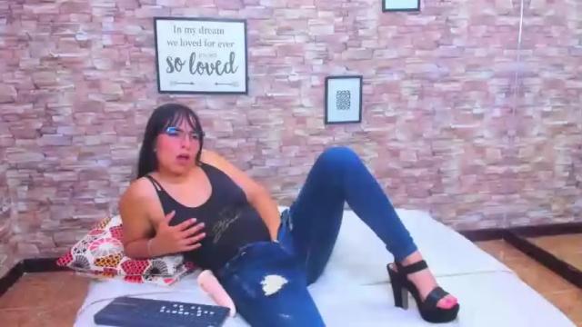 Image 6 of saraimiller Stream on Chaturbate on 13 months ago