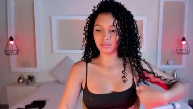 Image 8 of saraisaa Stream on Chaturbate on 18 months ago