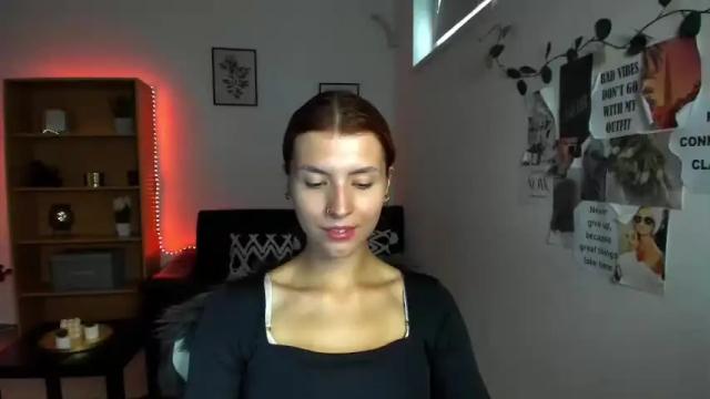 Image 4 of sarajaay Stream on Chaturbate on 19 months ago