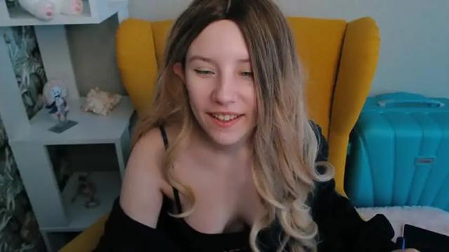 Image 2 of sarakaell Stream on Chaturbate on 14 months ago