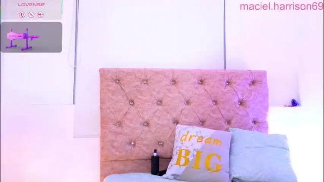 Image 4 of saramaciel Stream on Chaturbate on 2 months ago