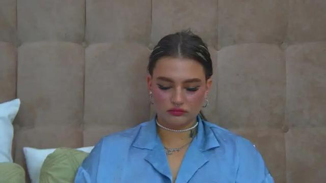Image 11 of saraoswald Stream on Chaturbate on 13 months ago