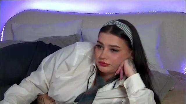 Image 12 of saraoswald Stream on Chaturbate on 1 month ago
