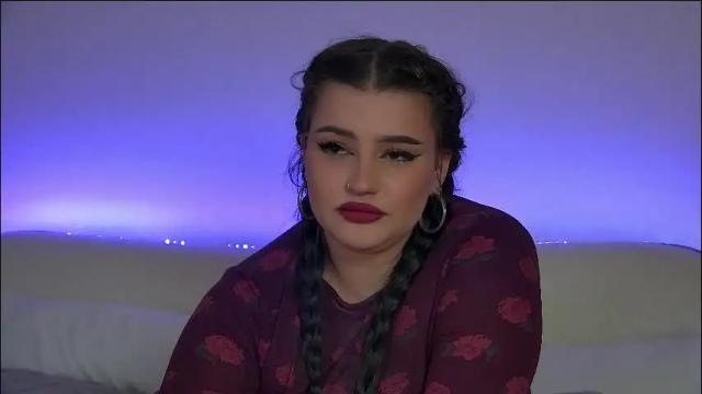 Image 2 of saraoswald Stream on Chaturbate on 1 month ago