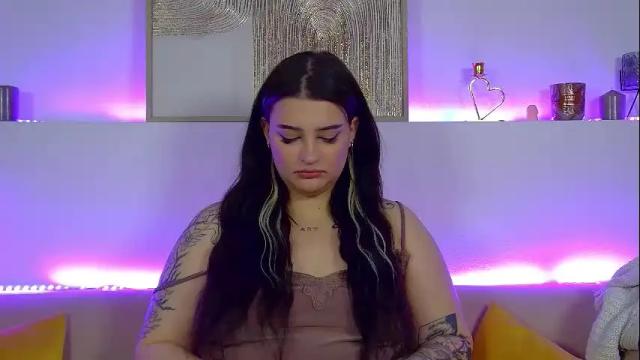 Image 2 of saraoswald Stream on Chaturbate on 25 days ago