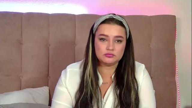 Image 2 of saraoswald Stream on Chaturbate on 24 days ago