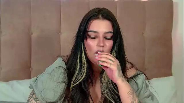 Image 6 of saraoswald Stream on Chaturbate on 11 days ago