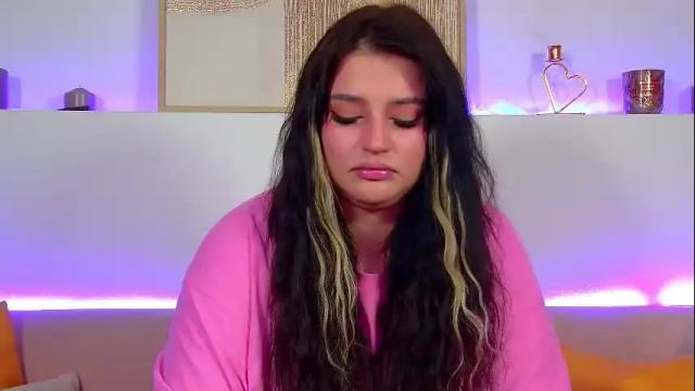 Image 3 of saraoswald Stream on Chaturbate on 10 days ago