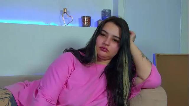 Image 2 of saraoswald Stream on Chaturbate on 9 days ago