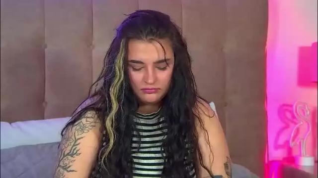 Image 3 of saraoswald Stream on Chaturbate on 5 months ago