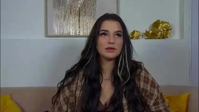 Image 3 of saraoswald Stream on Chaturbate on 5 months ago