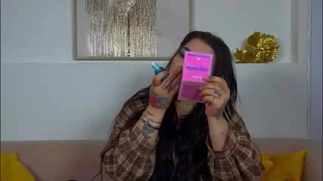 Image 4 of saraoswald Stream on Chaturbate on 5 months ago