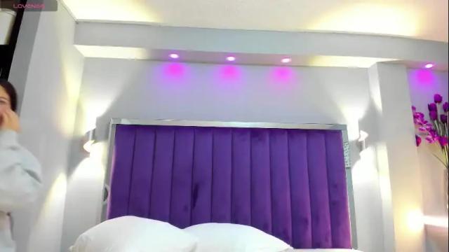 Image 2 of sarariley_ Stream on Chaturbate on 7 days ago