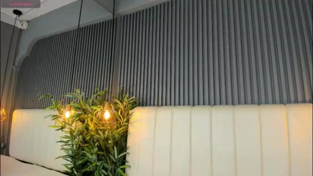 Image 4 of sarariley_ Stream on Chaturbate on 1 month ago