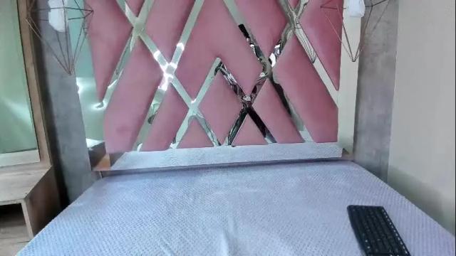 Image 12 of sarasaenz__ Stream on Chaturbate on 23 days ago
