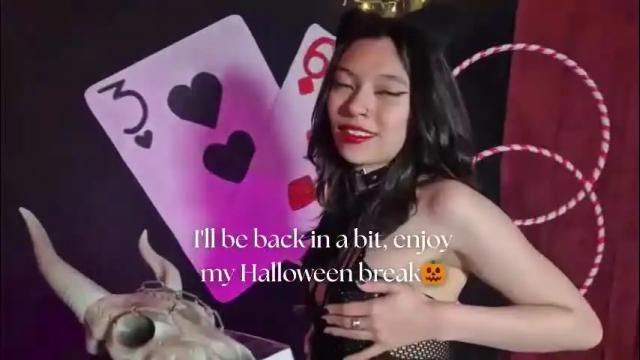 Image 3 of sarasaenz__ Stream on Chaturbate on 11 days ago