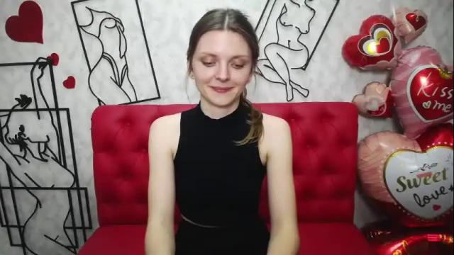 Image 6 of sarasey Stream on Chaturbate on 27 days ago