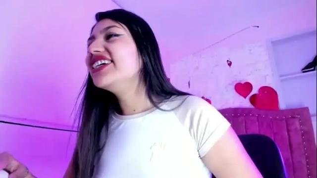 Image 2 of sarastonesx Stream on Chaturbate on 1 month ago