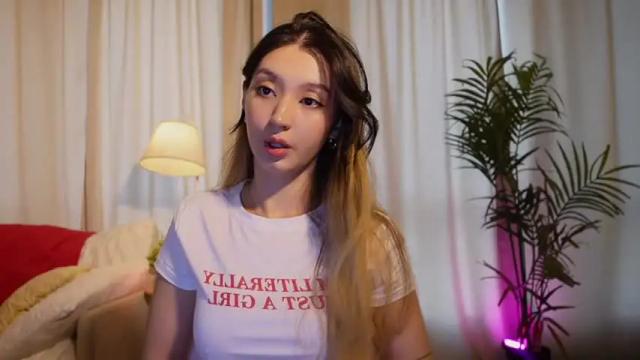 Image 2 of sarasuo Stream on Chaturbate on 2 months ago