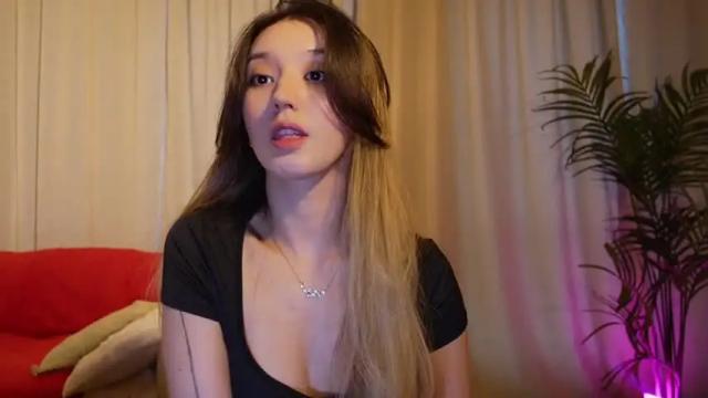 Image 12 of sarasuo Stream on Chaturbate on 2 months ago