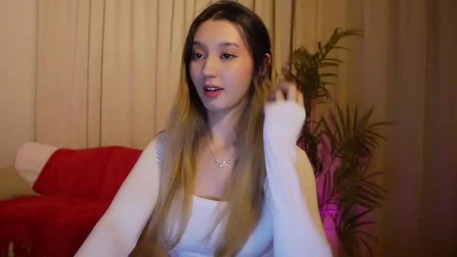 Image 4 of sarasuo Stream on Chaturbate on 29 days ago