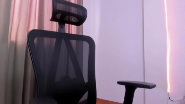 Image 3 of sarasweet_4 Stream on Chaturbate on 17 months ago