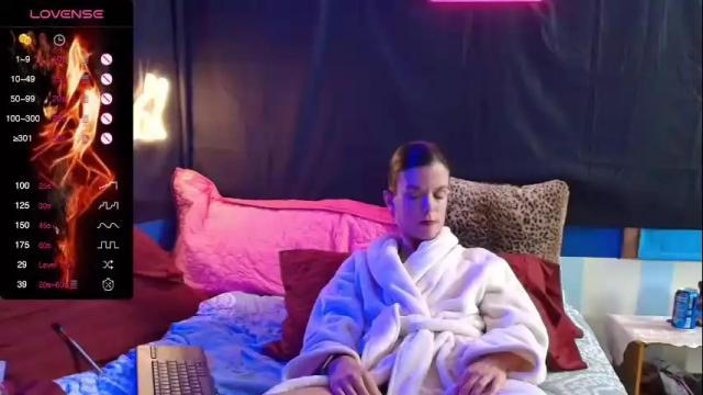 Image 8 of sarasweetpeach Stream on Chaturbate on 11 days ago