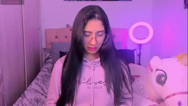 Image 8 of saratukkerr Stream on Chaturbate on 2 months ago