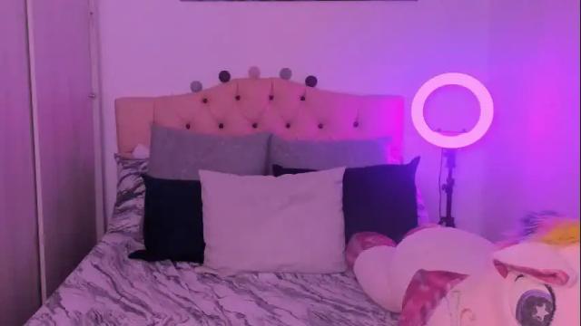 Image 4 of saratukkerr Stream on Chaturbate on 1 month ago