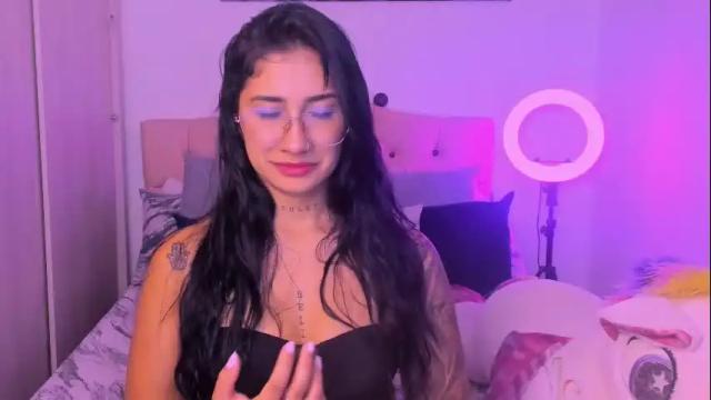 Image 7 of saratukkerr Stream on Chaturbate on 1 month ago