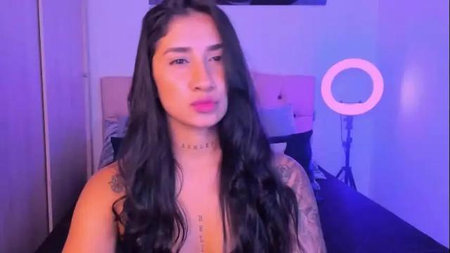 Image 2 of saratukkerr Stream on Chaturbate on 1 month ago