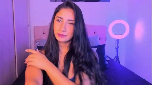 Image 3 of saratukkerr Stream on Chaturbate on 1 month ago