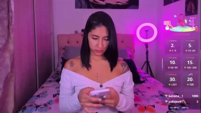 Image 10 of saratukkerr Stream on Chaturbate on 25 days ago