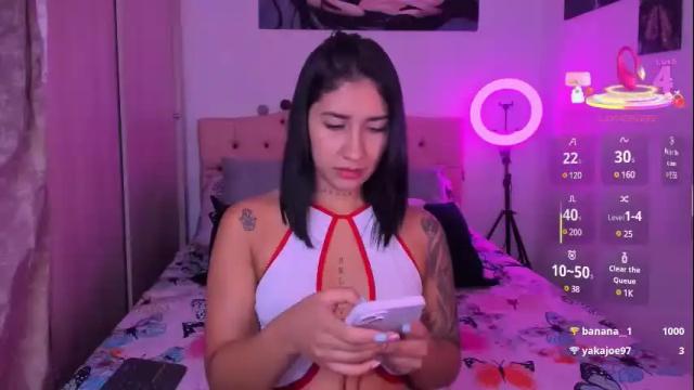 Image 6 of saratukkerr Stream on Chaturbate on 25 days ago