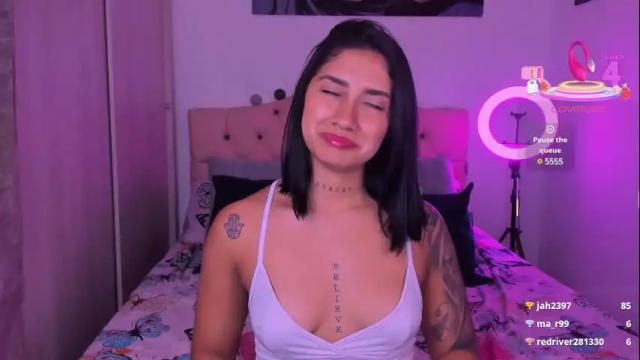 Image 2 of saratukkerr Stream on Chaturbate on 22 days ago