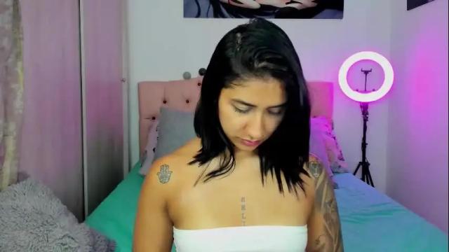 Image 11 of saratukkerr Stream on Chaturbate on 12 days ago